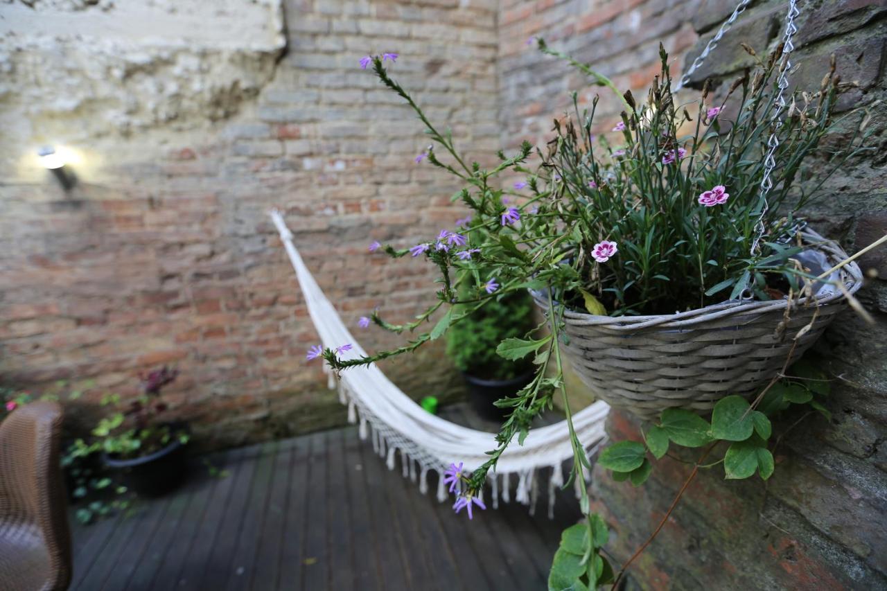 Deja Vu Hostel Varsó Kültér fotó