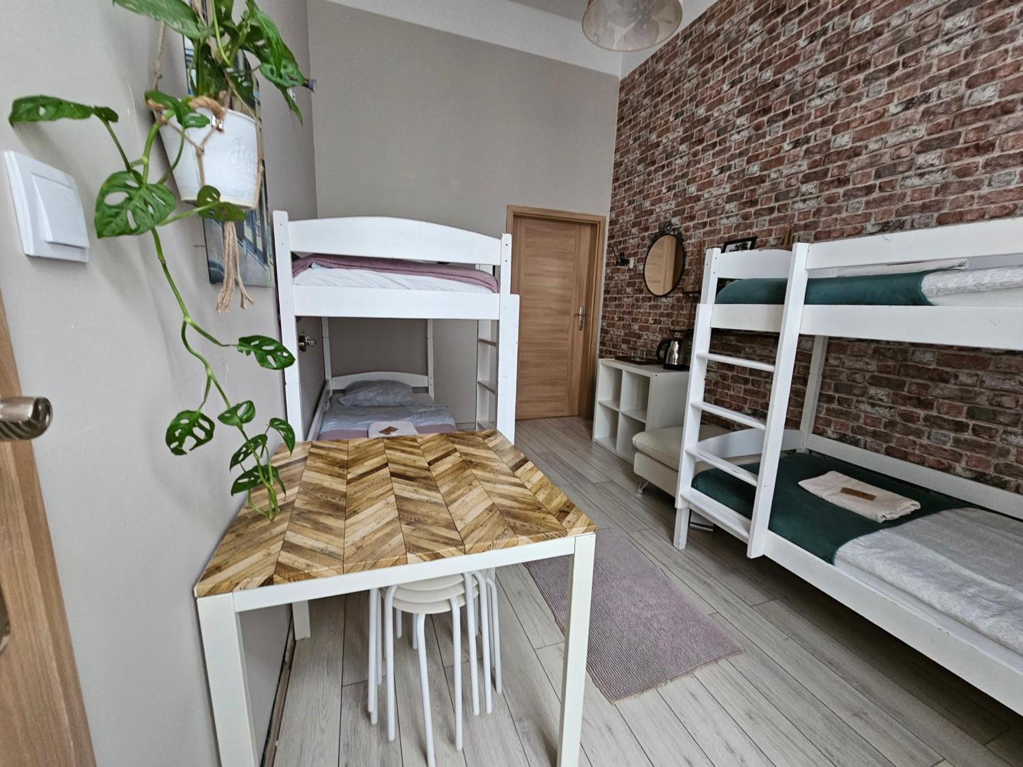 Deja Vu Hostel Varsó Kültér fotó